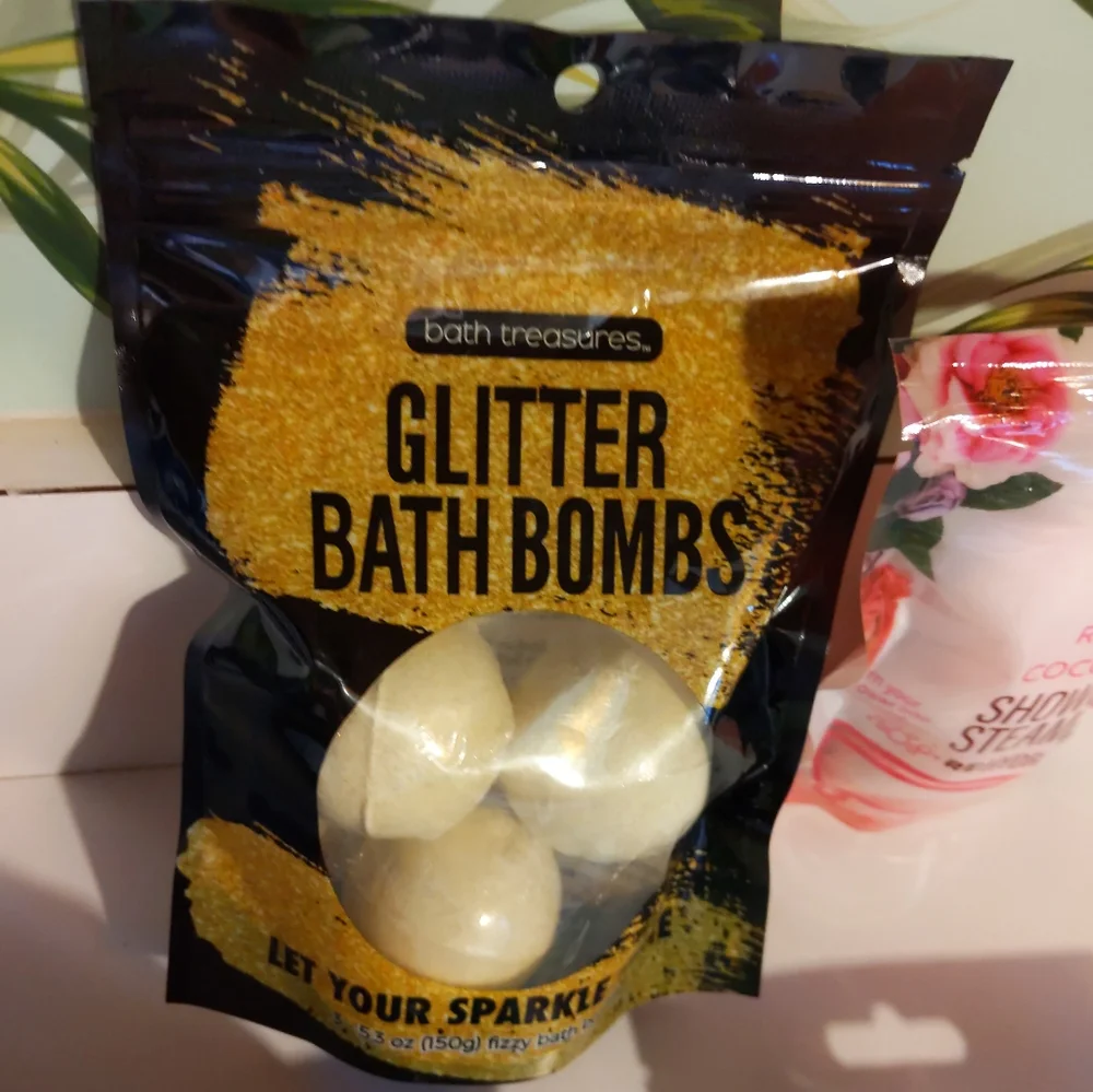 9 PKG BOLERO OF BEVERLY HILLS BATH BOMBS